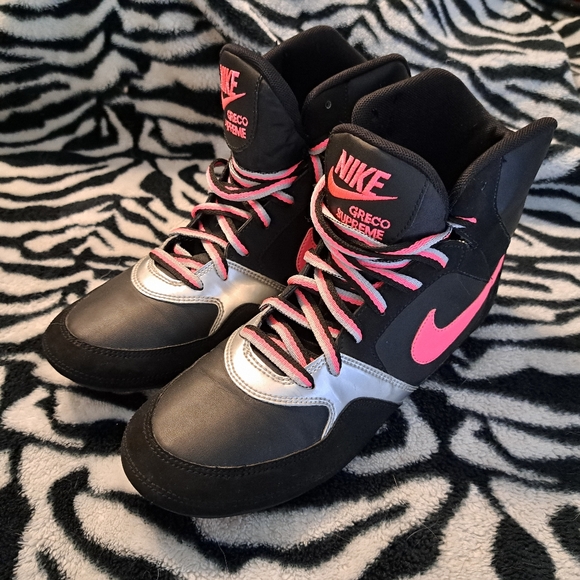 COPY - Beautiful EUC, Rare Nike Greco Supreme 2012. Womens Size 9 Shoes. - Picture 1 of 10